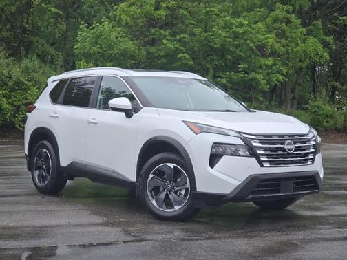 Pearl 2024 Nissan Rogue SV
