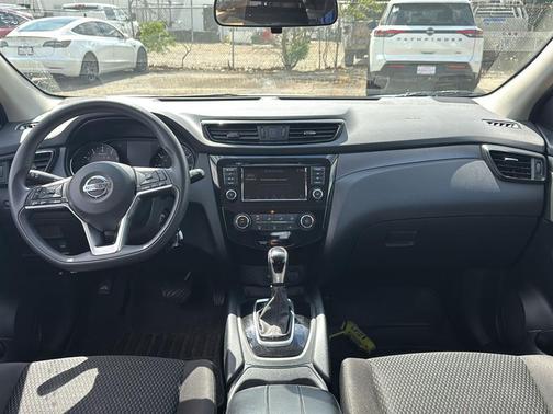 Brilliant Silver Metallic 2019 Nissan Rogue Sport S