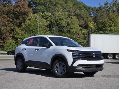 2025 Nissan Kicks S