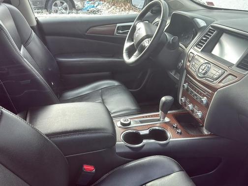 2020 Nissan Pathfinder Platinum