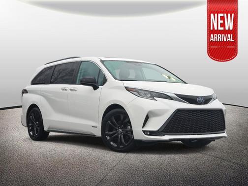 2021 Toyota Sienna XSE 7 Passenger