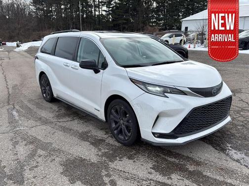 2021 Toyota Sienna XSE 7 Passenger
