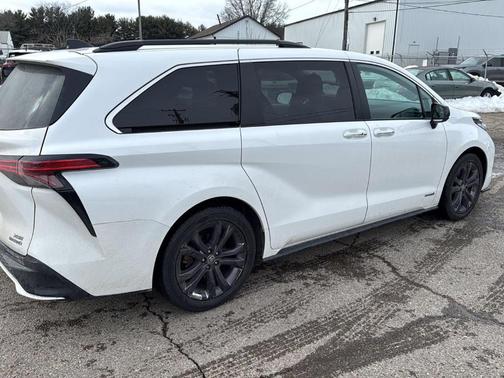 2021 Toyota Sienna XSE 7 Passenger