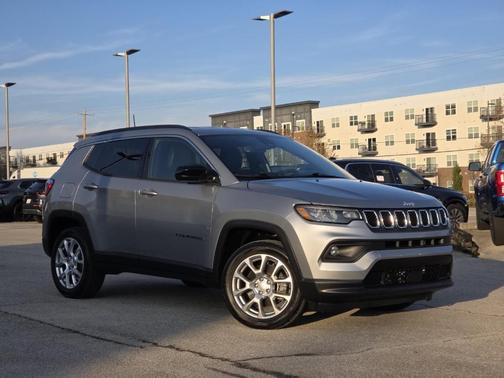 2024 Jeep Compass Latitude Lux