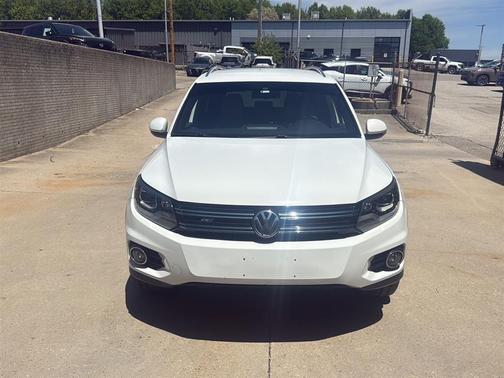 Pure White 2016 Volkswagen Tiguan R-Line