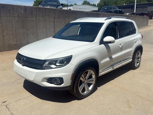 Pure White 2016 Volkswagen Tiguan R-Line
