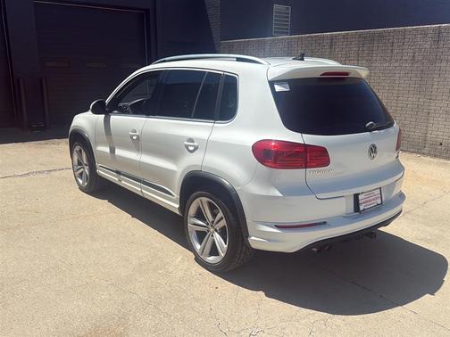 Pure White 2016 Volkswagen Tiguan R-Line