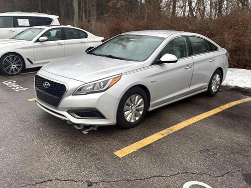 2016 Hyundai SONATA Hybrid SE