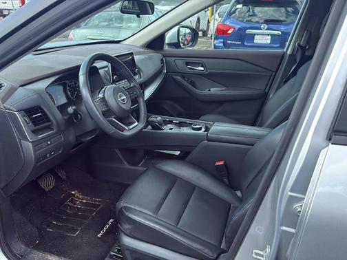 Brilliant Silver Metallic 2023 Nissan Rogue SV