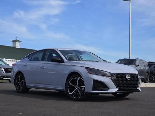 2025 Nissan Altima SR