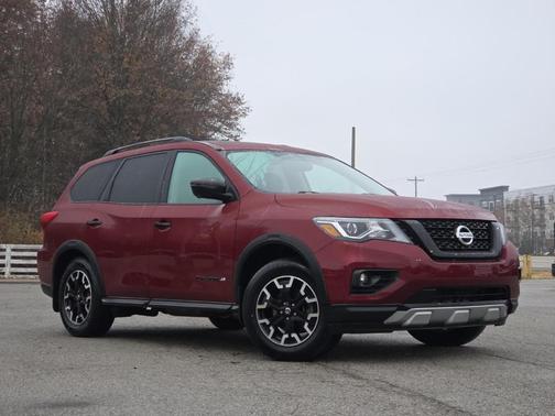 2020 Nissan Pathfinder SL