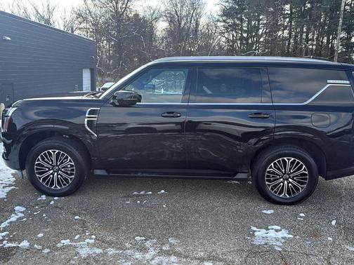 2025 Nissan Armada Platinum