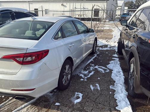 2016 Hyundai SONATA SE