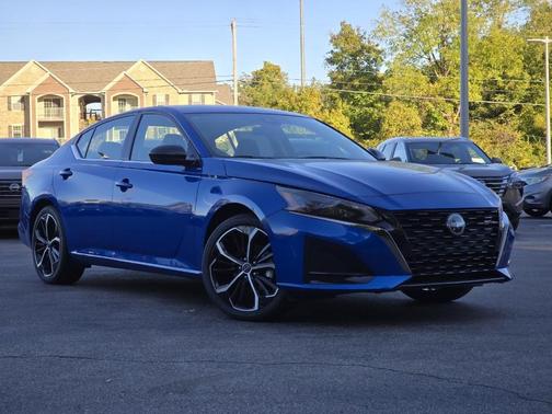 2025 Nissan Altima SR