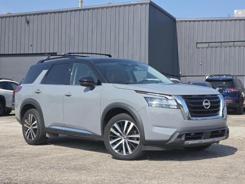 2023 Nissan Pathfinder Platinum
