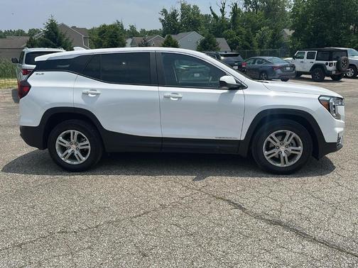 2023 GMC Terrain SLE