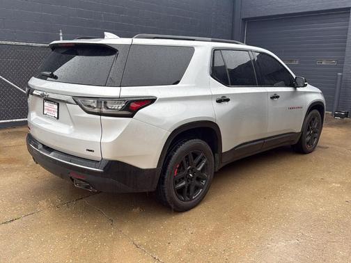 Silver Ice Metallic 2019 Chevrolet Traverse Premier