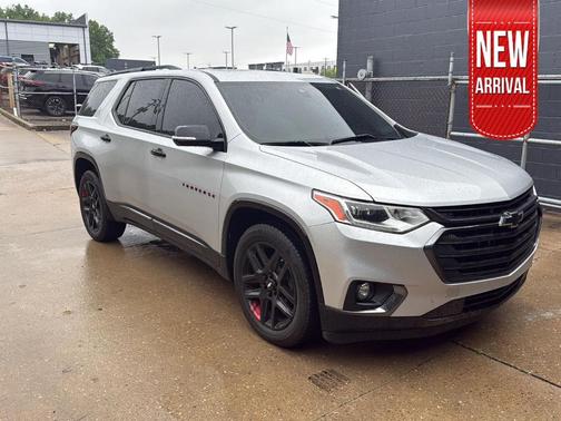 Silver Ice Metallic 2019 Chevrolet Traverse Premier