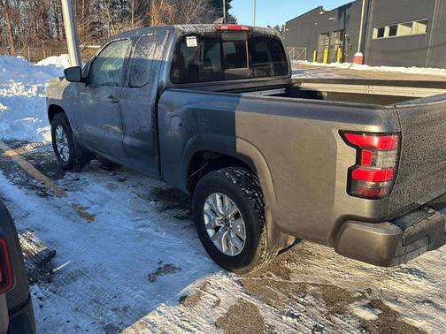 2024 Nissan Frontier SV