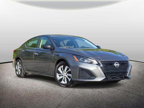 Gun Metallic 2025 Nissan Altima S