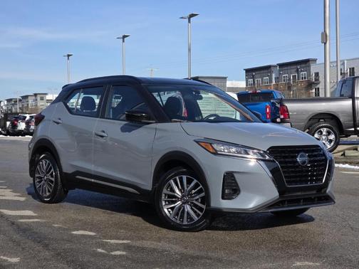2021 Nissan Kicks SR