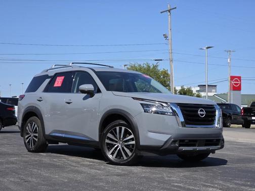 2024 Nissan Pathfinder Platinum