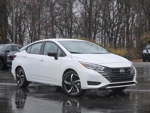 2025 Nissan Versa 1.6 SR