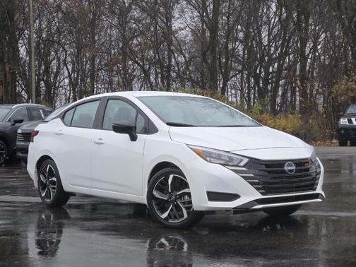 2025 Nissan Versa 1.6 SR