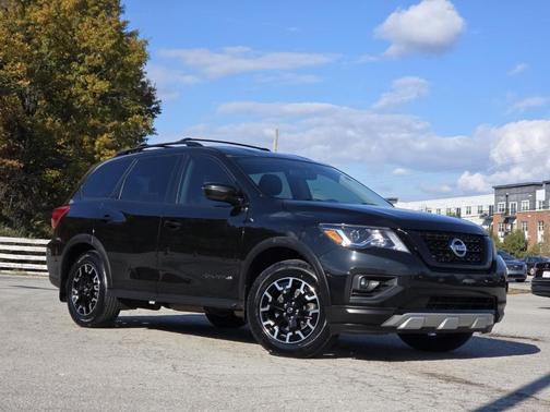 2020 Nissan Pathfinder SV