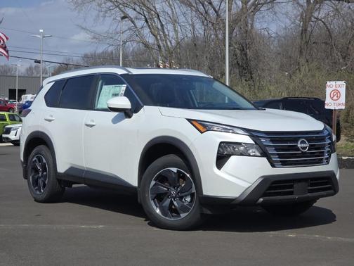 Everest White P 2026 Nissan Rogue SV