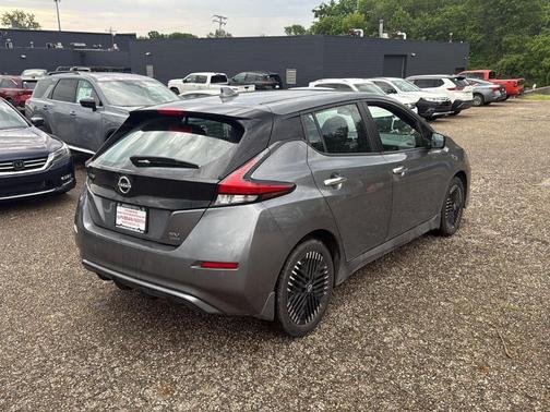 Gun Metallic 2024 Nissan Leaf SV PLUS