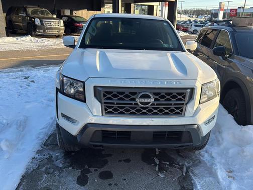 2023 Nissan Frontier SV