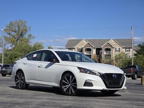 2022 Nissan Altima 2.5 SR