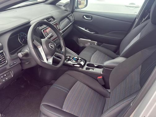 Brilliant Silver Metallic 2024 Nissan Leaf SV PLUS