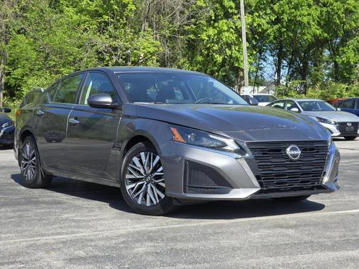 Gun Metallic 2023 Nissan Altima 2.5 SV
