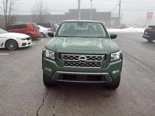 2023 Nissan Frontier SV