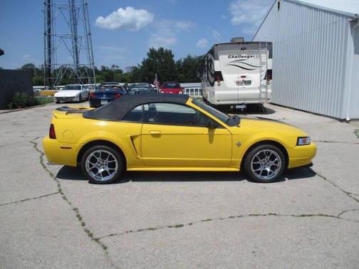 1999 Ford Mustang Base