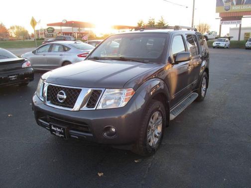 2010 Nissan Pathfinder SE