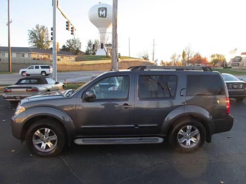 2010 Nissan Pathfinder SE