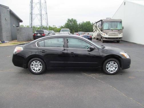 BLACK 2010 Nissan Altima 2.5 S