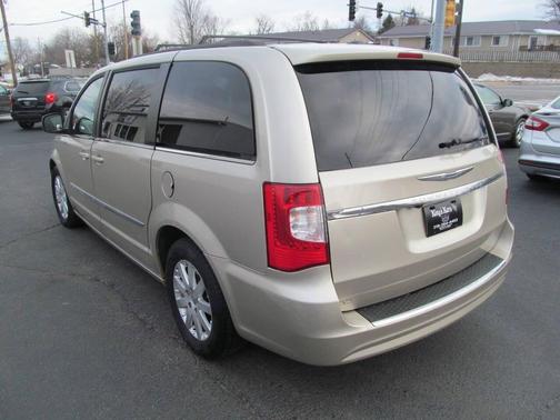 2013 Chrysler Town & Country Touring