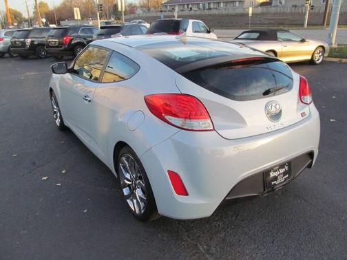 2015 Hyundai Veloster RE:FLEX w/Black