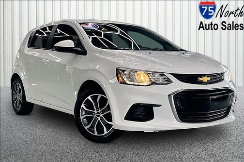 Summit White 2017 Chevrolet Sonic LT