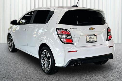 Summit White 2017 Chevrolet Sonic LT