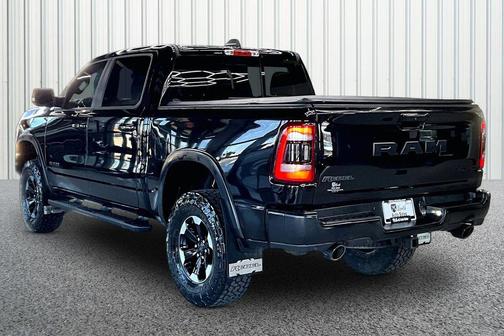 Diamond Black Crystal Pearlcoat 2020 RAM 1500 Rebel