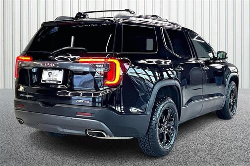 2022 GMC Acadia AT4