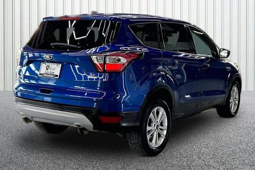 Lightning Blue Metallic 2017 Ford Escape SE