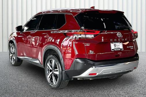 Sunset Drift Chromaflair/Super Black 2023 Nissan Rogue Platinum