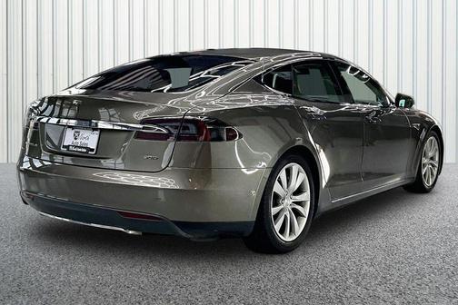 2015 Tesla Model S 70D