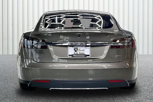 2015 Tesla Model S 70D